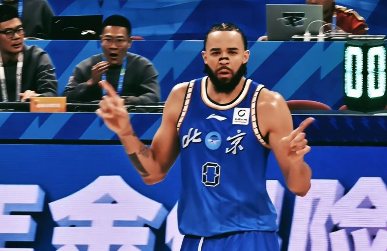 华体会官网注册-麦基首秀12+6！北京大胜送四川24连败 周琦11+7迎里程碑